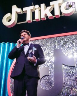 TikTok storyteller of the year!🏆 

Congratulations to @morganmjames on winning at the TikTok Awards last night, hosted by @ajodudu! 🙌⚡️